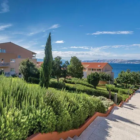 Amazing In With Outdoor Swimming Pool, Sauna And Swimming Pool Apartment Novi Vinodolski