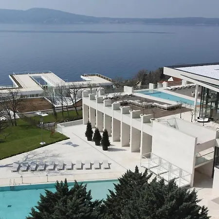 Amazing In With Outdoor Swimming Pool, Sauna And Swimming Pool Apartment