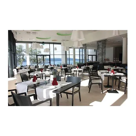 Amazing In With Outdoor Swimming Pool, Sauna And Swimming Pool Διαμέρισμα Novi Vinodolski