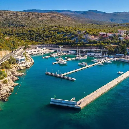 Amazing In With Outdoor Swimming Pool, Sauna And Swimming Pool Διαμέρισμα Novi Vinodolski
